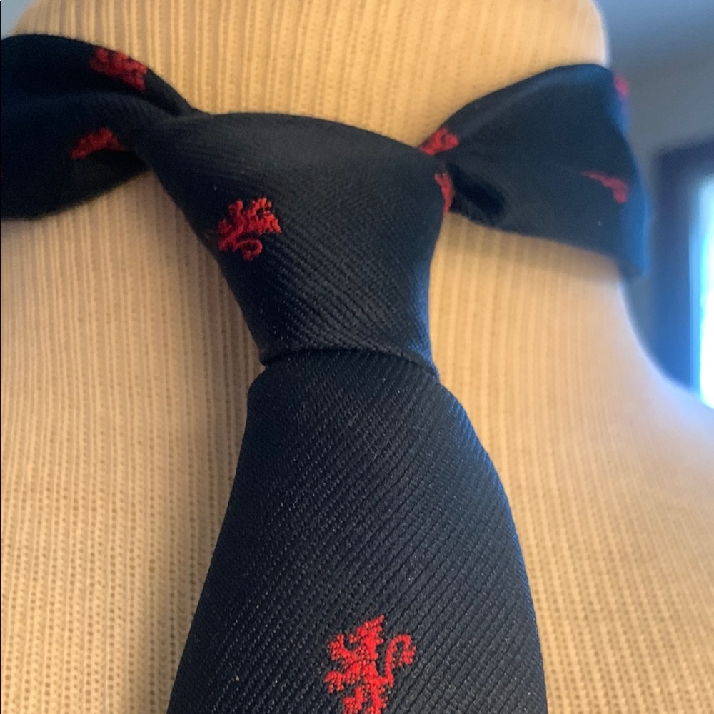 70’s HERALDIC ROYAL CREST LION NECKTIE